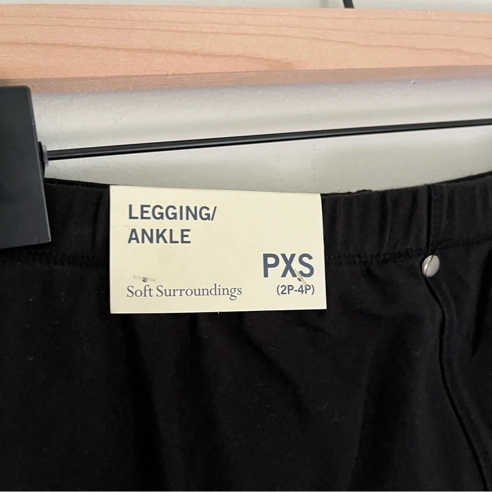 NWT Soft Surroundings Women’s Ankle Length Button Ankle Leggings Black Petite XS